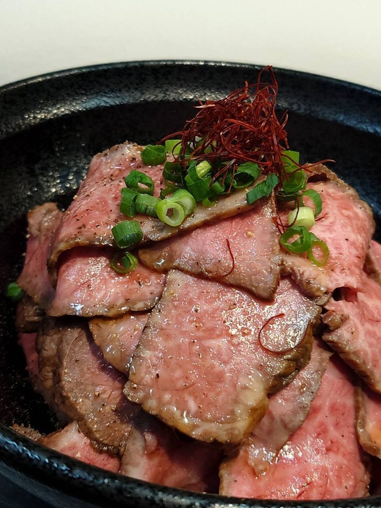 前沢牛ローストビーフ丼